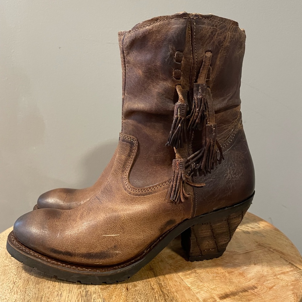 Justin Boot’s Block Heel Women